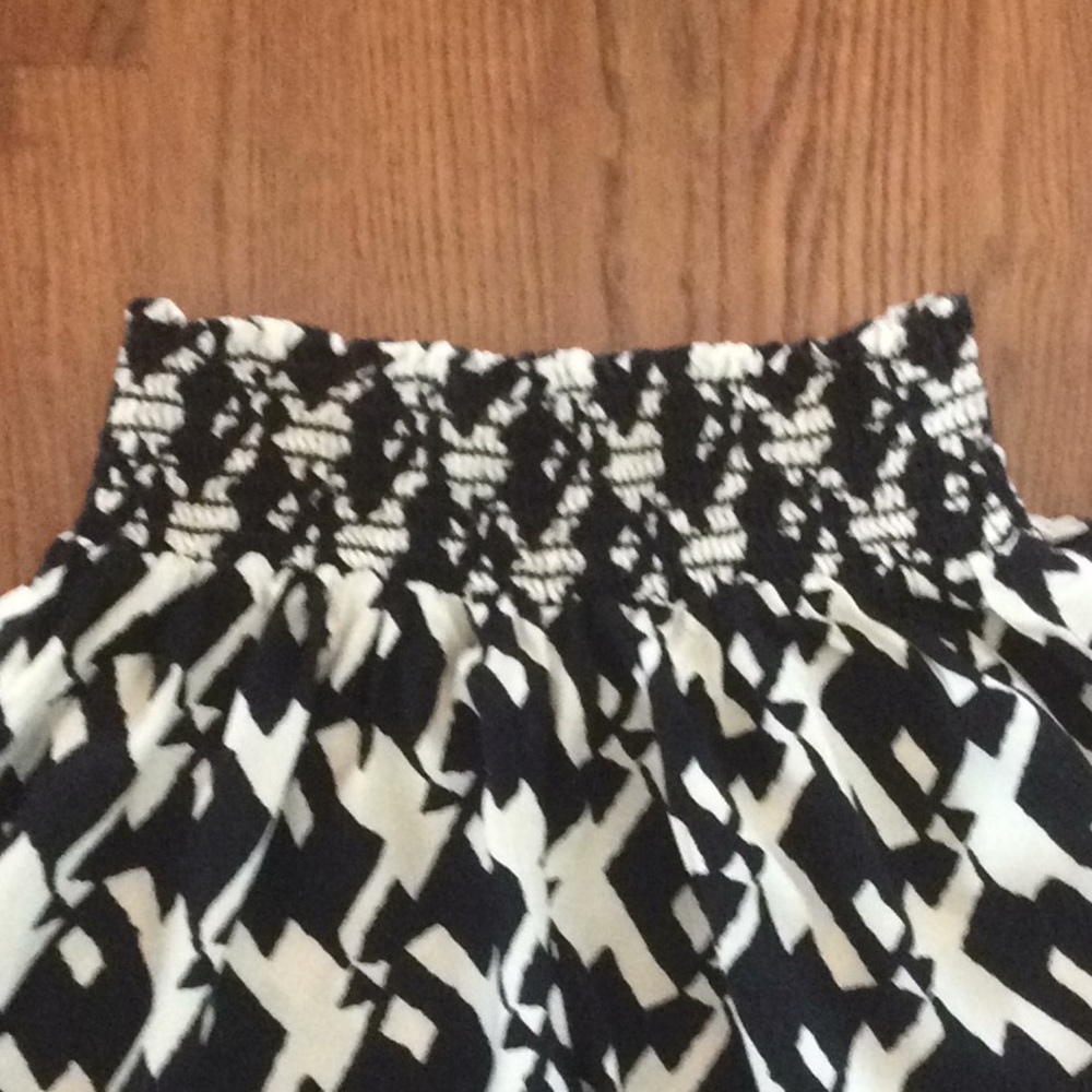 A audrey Flirty Little Loose Leg Short Shorts - Picture 2 of 4